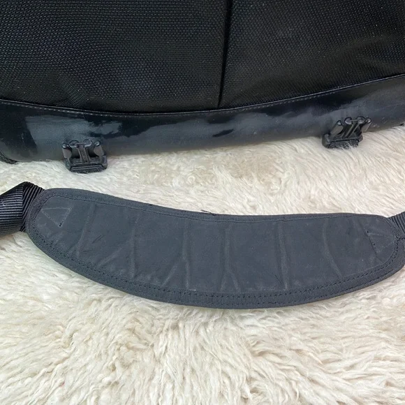 Tumi Messenger Laptop Bag - Picture 11 of 16